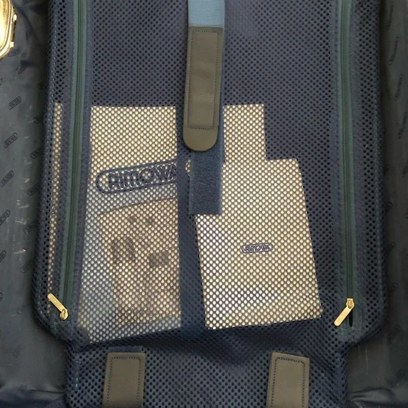 RIMOWA Cabin and Check in Medium. - Picture 13 of 16